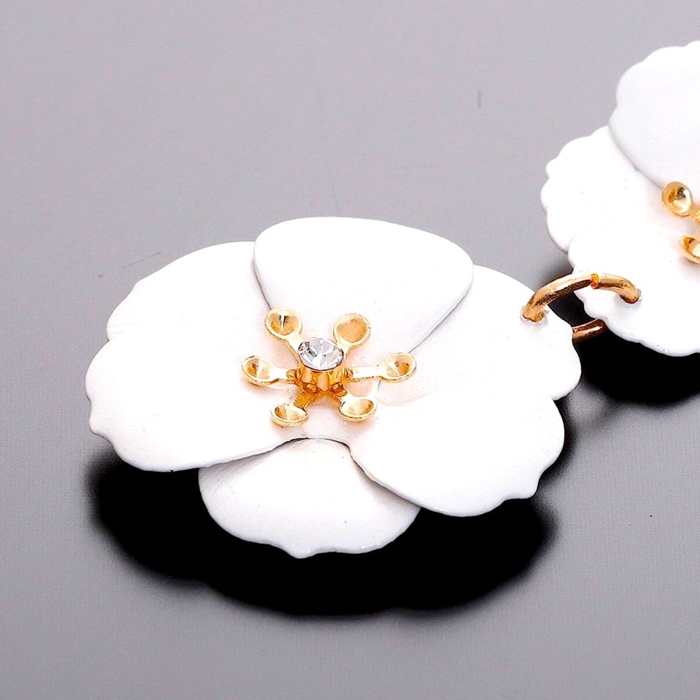 Anthro Blossom Earrings in White - Picture 5 of 7